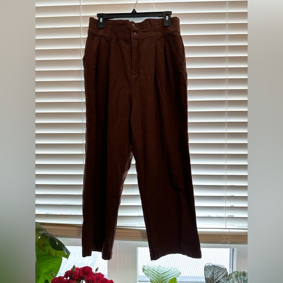 Urban Outfitters dark brown high waisted crop pants - Picture 1 of 4